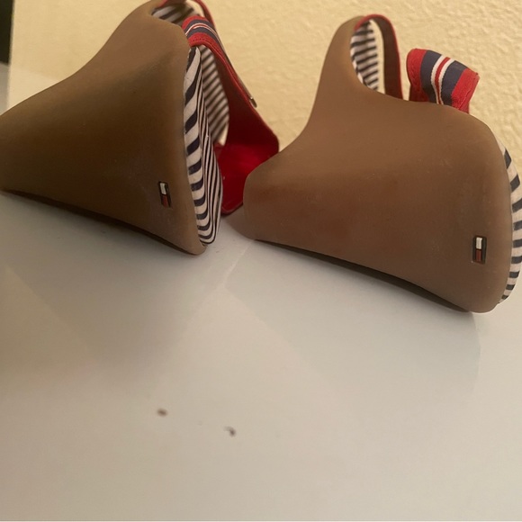 Tommy Hifinger Strappy 3 inches wedge - Picture 6 of 9